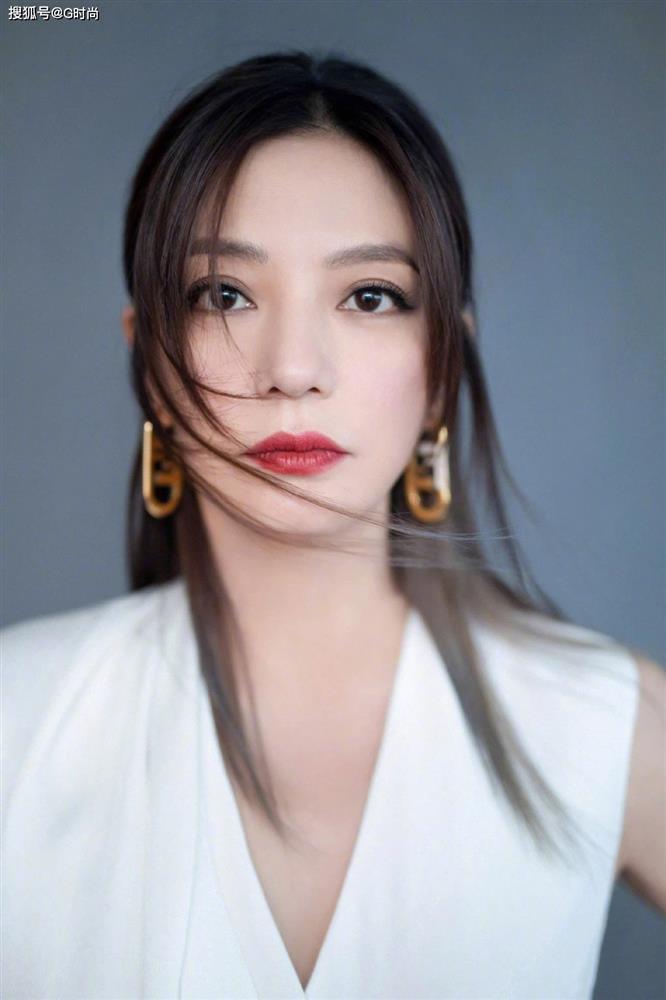 Triệu Vy chính thức bị Fendi xóa sạch hình ảnh-1