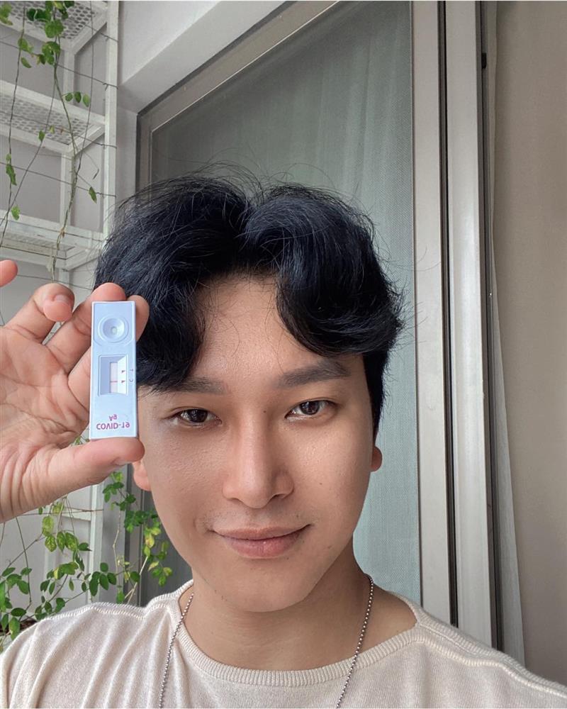 Ca sĩ Hoàng Kỳ Nam tự điều trị Covid-19 ở nhà-2
