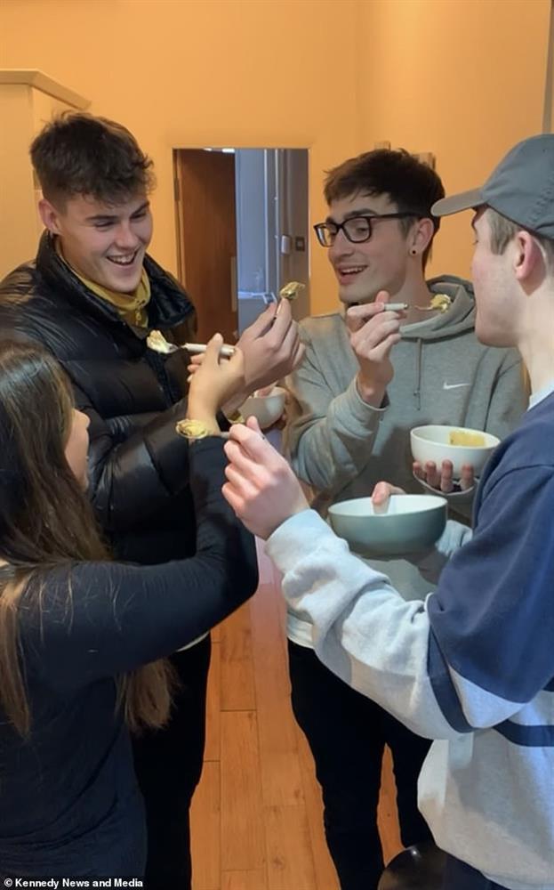 Cô gái tán tỉnh anh hàng xóm đẹp trai bằng một chiếc máy bay giấy-7