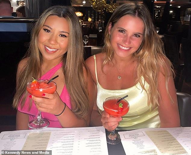 Cô gái tán tỉnh anh hàng xóm đẹp trai bằng một chiếc máy bay giấy-13