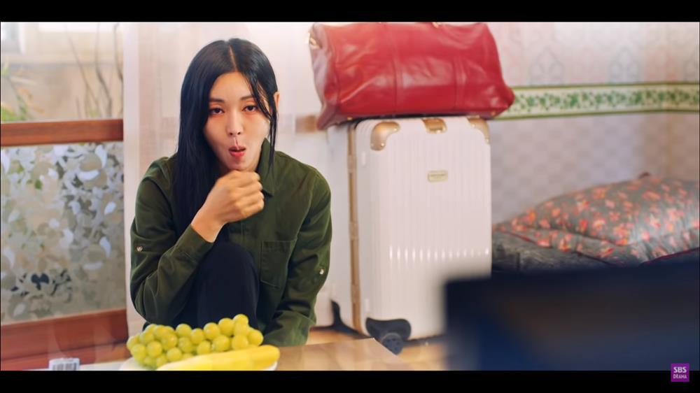 Penthouse 3 tập 13: Ác nữ Seo Jin giả điên sống sót, bà cả Shim bay màu-1