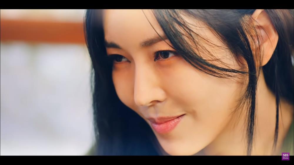 Penthouse 3 tập 13: Ác nữ Seo Jin giả điên sống sót, bà cả Shim bay màu-2