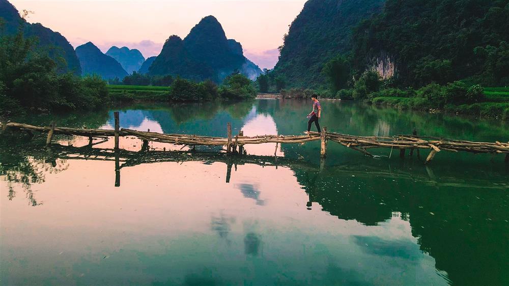 Đang đi du lịch, chàng trai kẹt ở Cao Bằng 2 tháng vì dịch-1