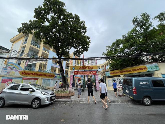 Cận cảnh phường Giáp Bát lấy 8.000 mẫu xét nghiệm tại 18 điểm-7