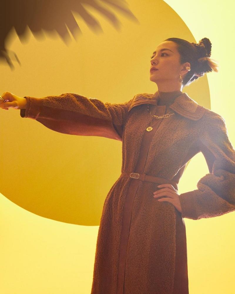 Trước khi chia tay Fendi, Triệu Vy bị phong đại sứ quê kiểng-6