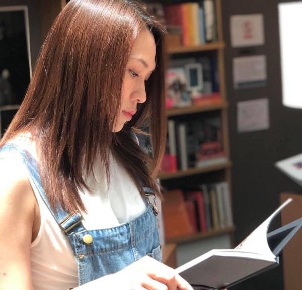 Trung thành với quần yếm, Mỹ Tâm trẻ xinh như gái 20-3