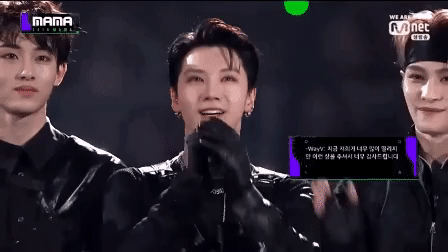 Lucas NCT dính phốt cướp sóng đồng đội ngay trên sân khấu-2