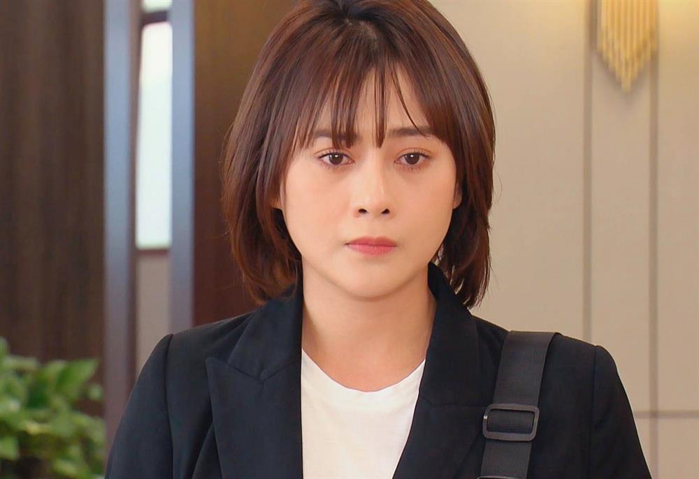 Trang phục trong phim gây tranh cãi của diễn viên Việt-2