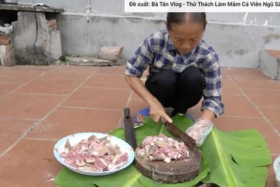 Bà Tân Vlog chọn nguyên liệu: Thịt thâm đen nấu ra vẫn được khen