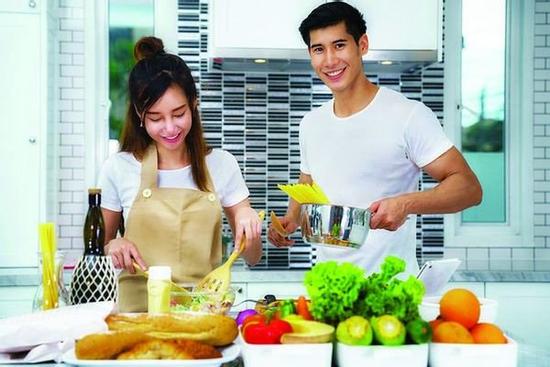 Lời xin lỗi của chồng sau 2 bữa vào bếp nấu cơm