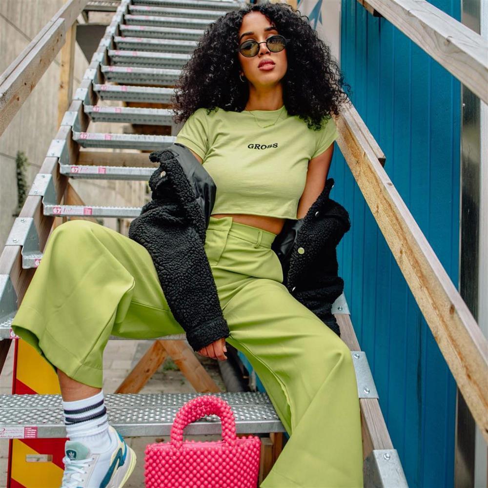 Ở nhà mùa dịch mặc ngay gam màu này giúp nàng tăng mood-1