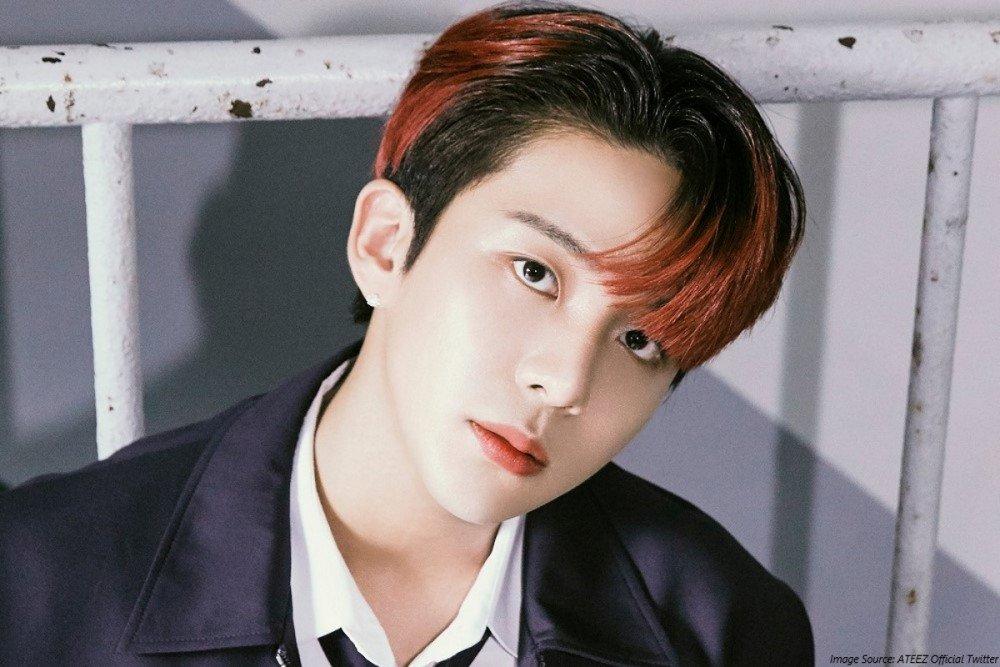 KQ Entertainment cho biết ATEEZ Jongho sẽ tạm ngưng hoạt động vì chấn thương đầu gối. Nam thần tượng buộc phải hạn chế việc tập luyện vũ đạo để điều trị cơn đau dai dẳng.