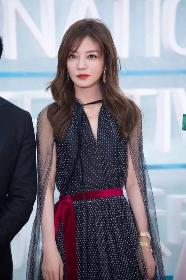 Vì sao chỉ sau 1 đêm Triệu Vy đã bị phong sát?-3