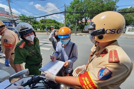 Công an TP.HCM thu hồi giấy đi đường nếu cấp sai người, sai mục đích
