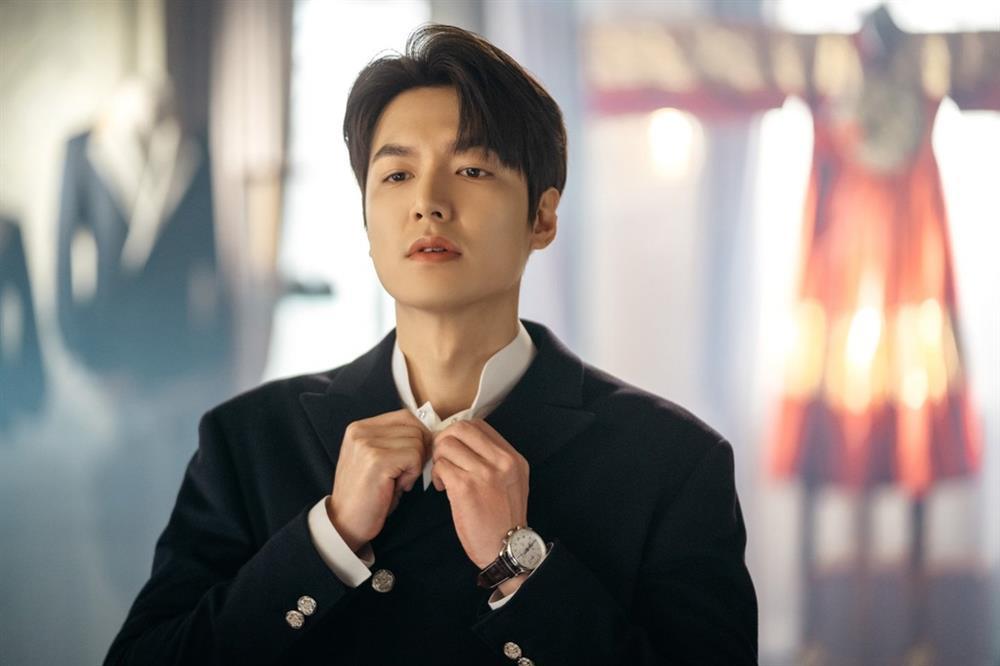 Lee Min Ho bị tung ảnh hẹn hò, lộ luôn danh tính bạn gái?-6