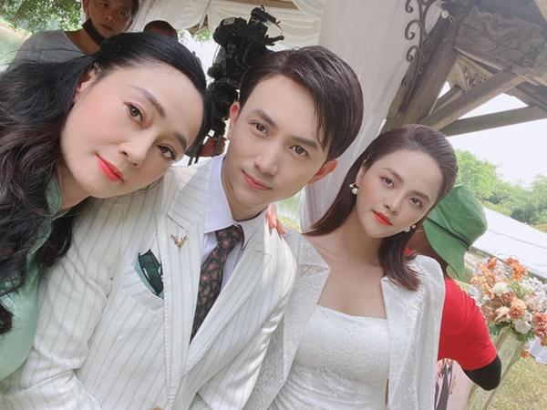 Hương Vị Tình Thân: Quan viên mặc đẹp miễn bàn dự đám cưới-12