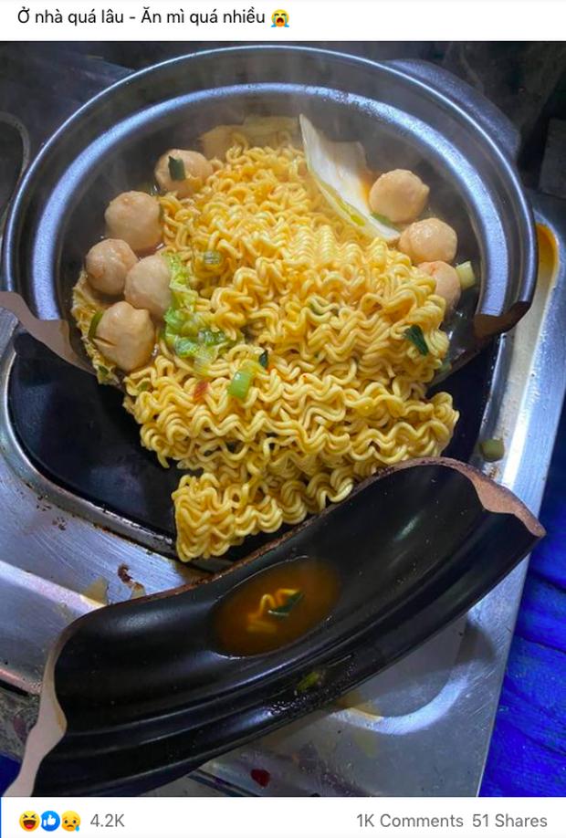 Nấu mì vô độ suốt mùa dịch, khổ chủ than khóc khi nồi quay lưng-1