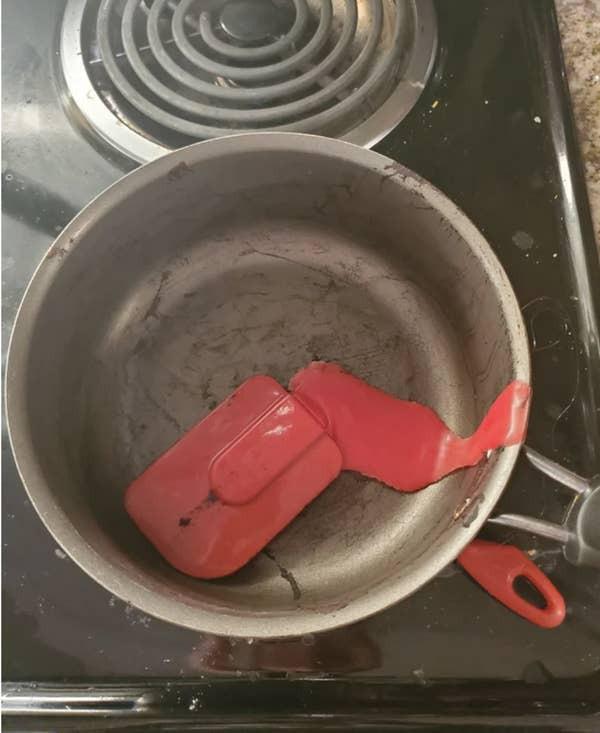 Nấu mì vô độ suốt mùa dịch, khổ chủ than khóc khi nồi quay lưng-5