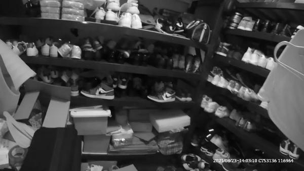 Bà thím giả gái xinh yêu đương trực tuyến, lừa trai trẻ suốt 3 năm-3