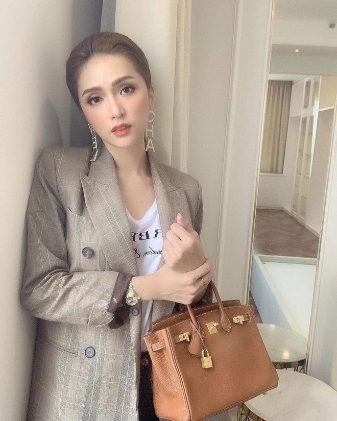 Phương Oanh lên đồ chanh sả, xách túi Hermès... đi mua lòng?-9