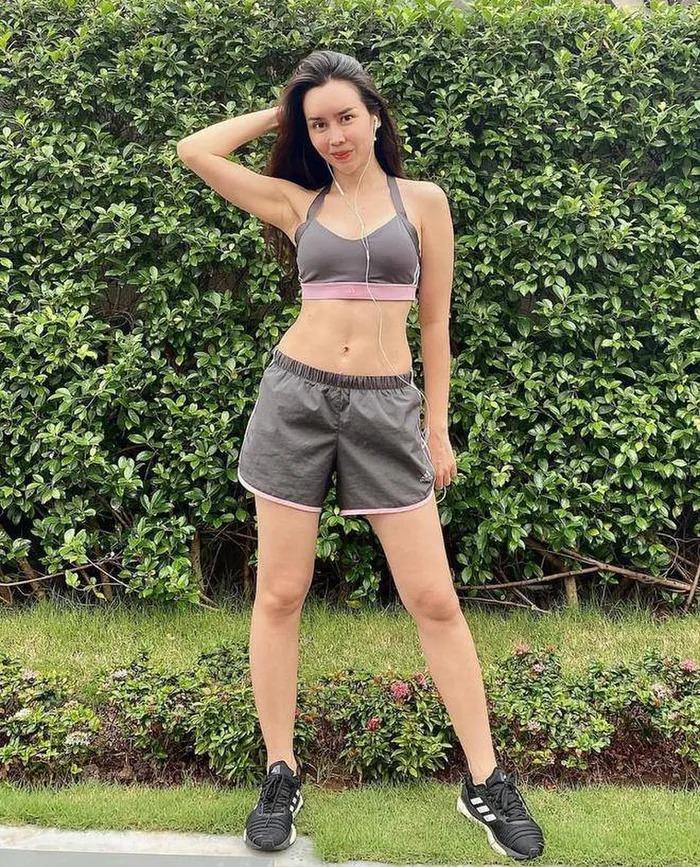 Trốn chồng đi dao kéo, Lưu Hương Giang vẫn có bí quyết hack tuổi-3