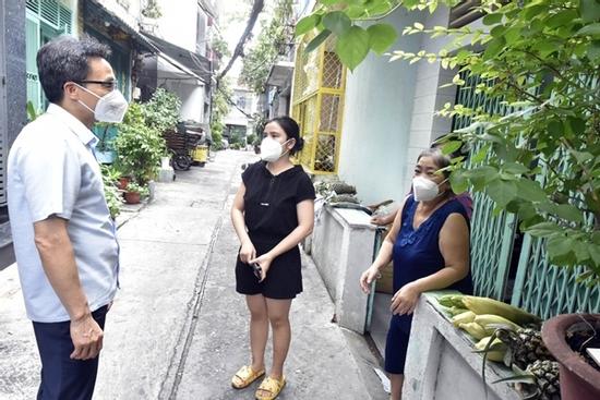 Nhiều người dân TP.HCM bất ngờ khi Phó Thủ tướng hỏi chuyện
