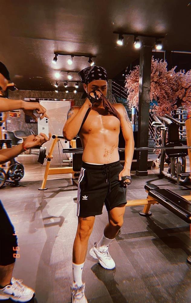 Thanh Duy bị cấm livestream vì hành động khiêu dâm?-8