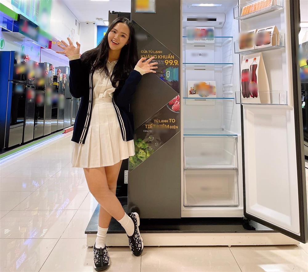 Bà xã Đỗ Duy Mạnh ở nhà giãn cách trông thế nào?-6