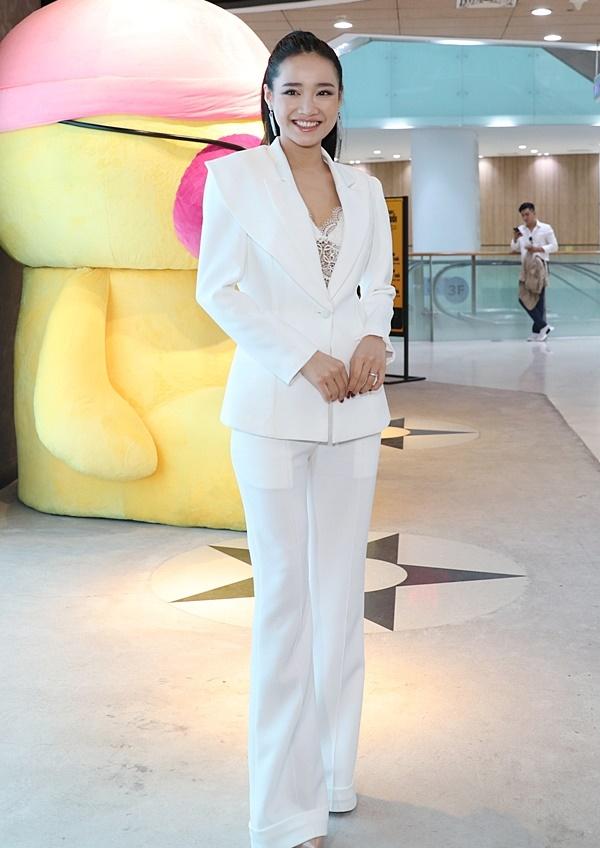 Nhã Phương, Lan Ngọc mix đồ với áo vest chuẩn style soái tỷ-2