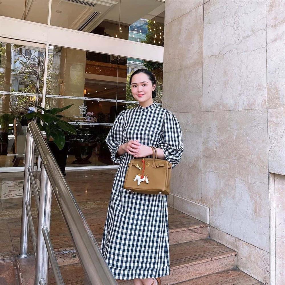 Bà xã Đỗ Duy Mạnh ở nhà giãn cách trông thế nào?-10