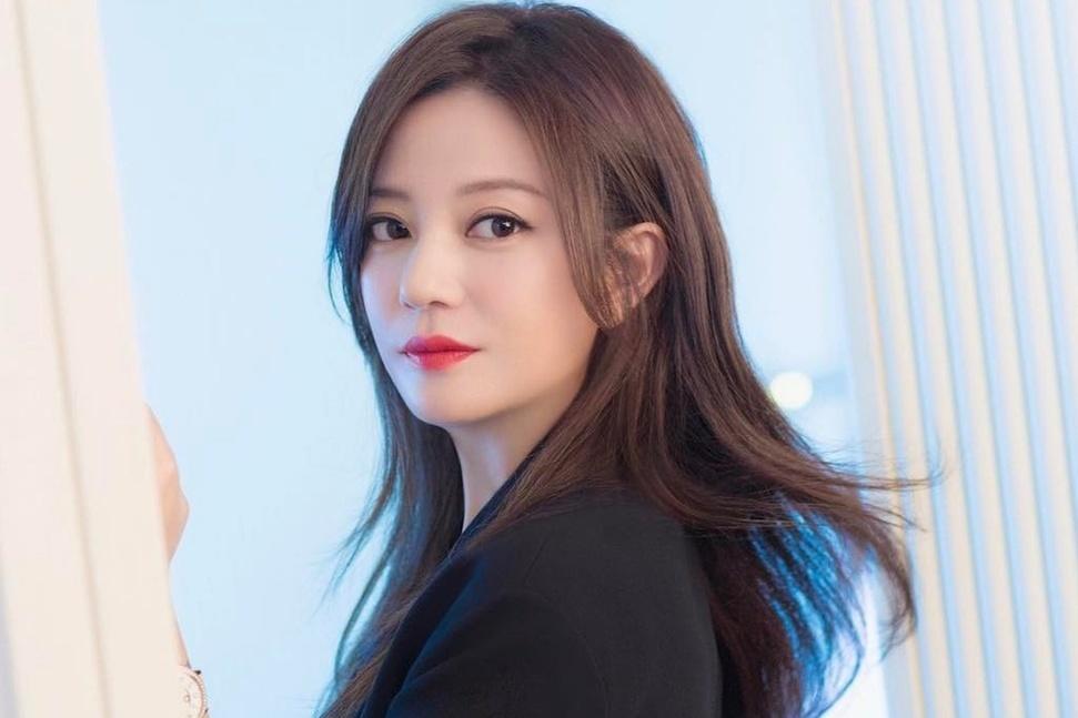 Burberry và 2 năm đen đủi: Ít nhiều cũng bởi dính líu tới Triệu Vy-6