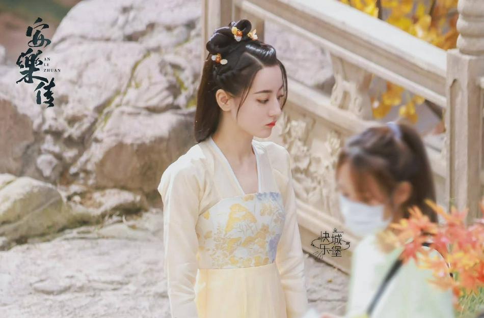 Đẳng cấp Địch Lệ Nhiệt Ba, visual chụp lén cũng đẹp choáng váng-1