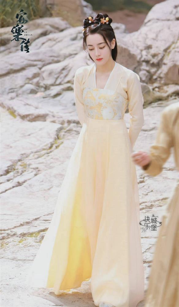 Đẳng cấp Địch Lệ Nhiệt Ba, visual chụp lén cũng đẹp choáng váng-3