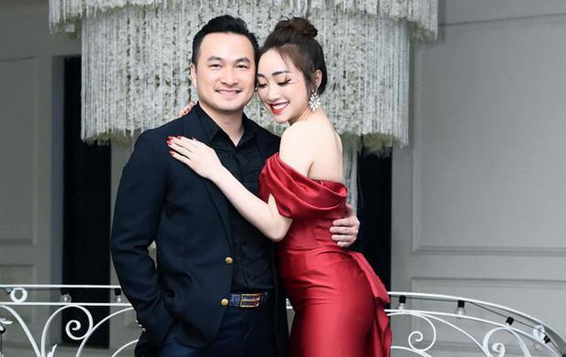 Vợ giàu có kém 16 tuổi của Chi Bảo lần đầu khoe bụng to vượt mặt-6