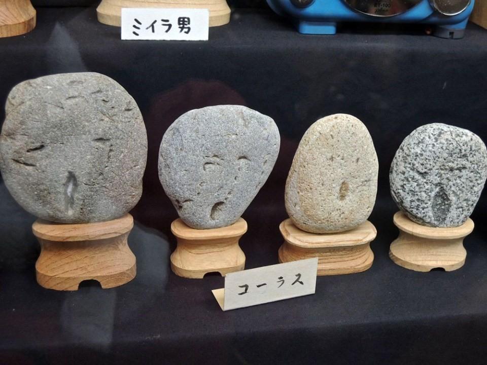 Bảo tàng những viên đá hình mặt người kỳ dị ở Nhật Bản-2