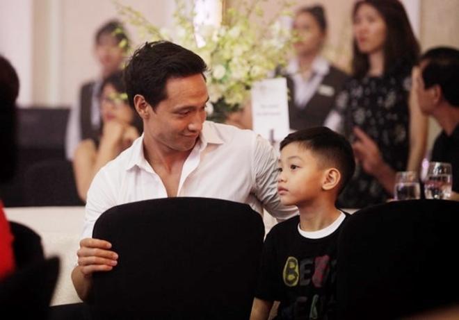 1001 khoảnh khắc như cha con ruột của Kim Lý - Subeo-15