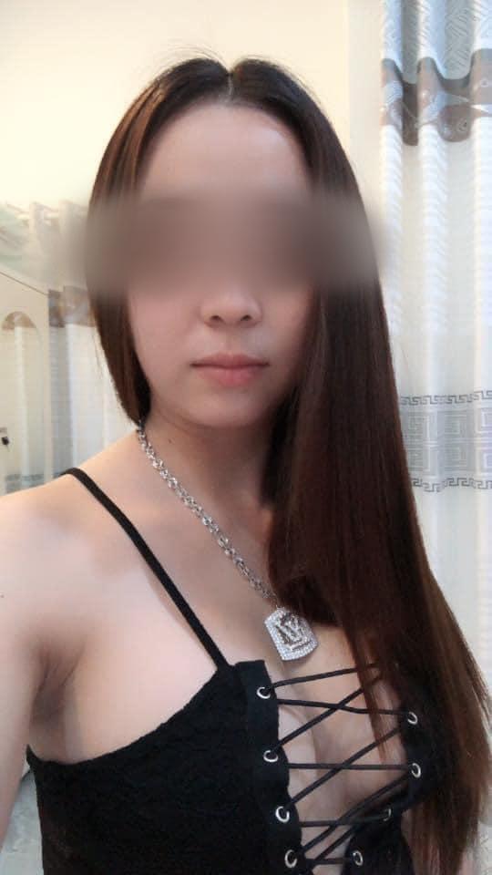 Chị đại quận 4 kiên quyết không đeo khẩu trang, chỉ kè kè một thứ-4