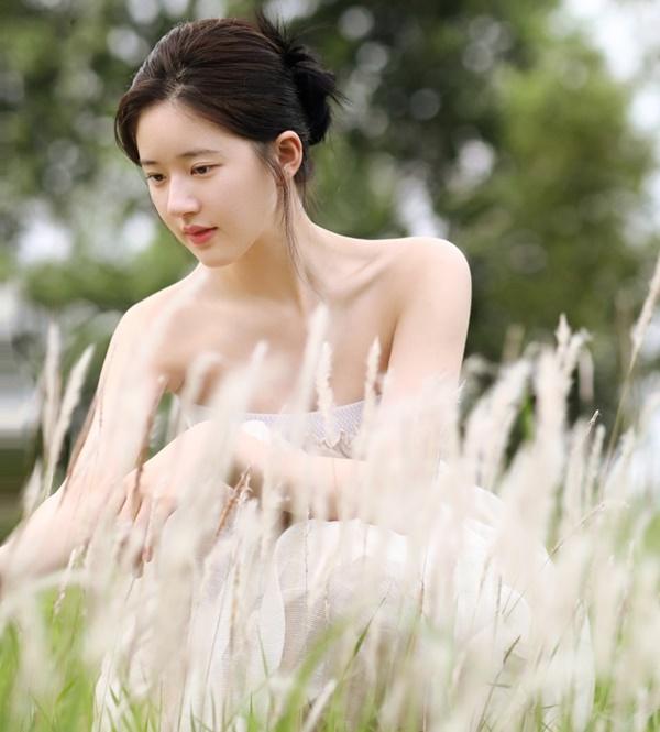 Mỹ nhân là đối thủ của Địch Lệ Nhiệt Ba-2