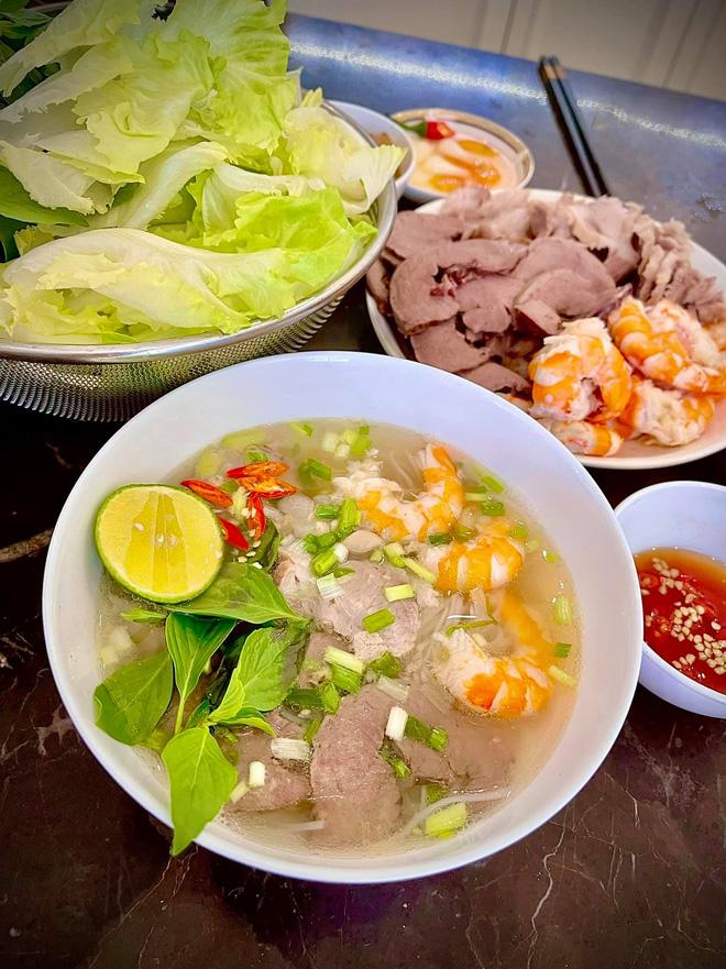 Đoàn Di Băng khoe mâm cơm nhà giàu, ai ngờ bị mắng gắt-5