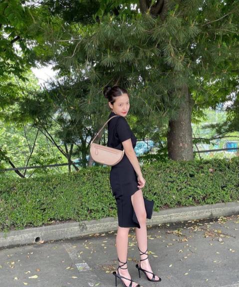 Hết váy hở chỗ hiểm, Yeri (Red Velvet) lại tung ảnh bikini sốt sình sịch-5