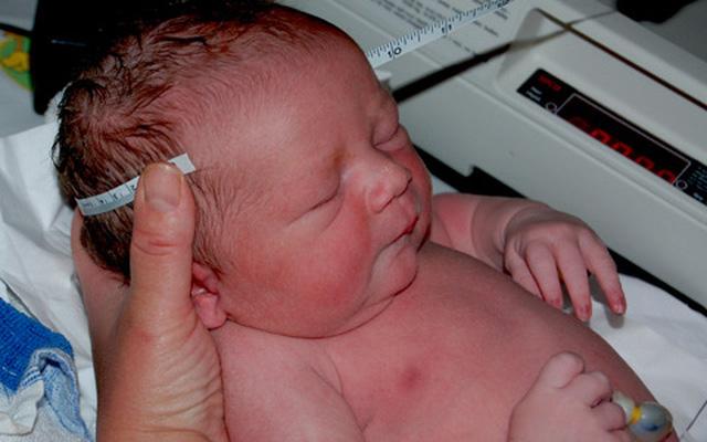 Nhận diện tướng em bé xuất chúng từ nhỏ, lớn lên giàu có thành công-1