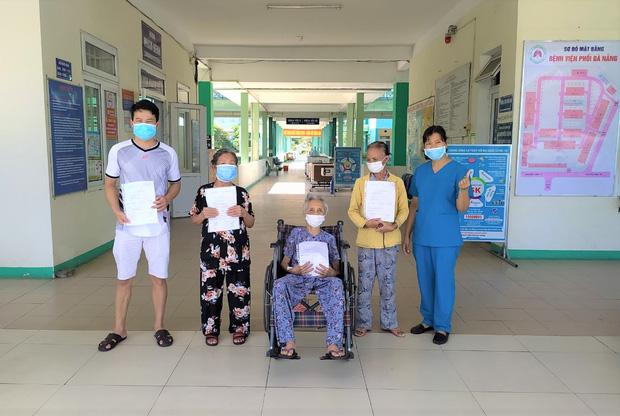Bệnh nhân 101 tuổi nhiễm Covid-19 phải thở máy được xuất viện-2
