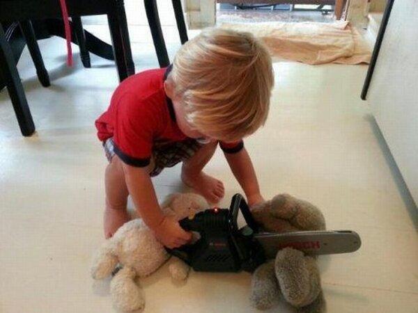 Lũ trẻ luôn có cách pha trò khó hiểu đến mức buồn cười-10