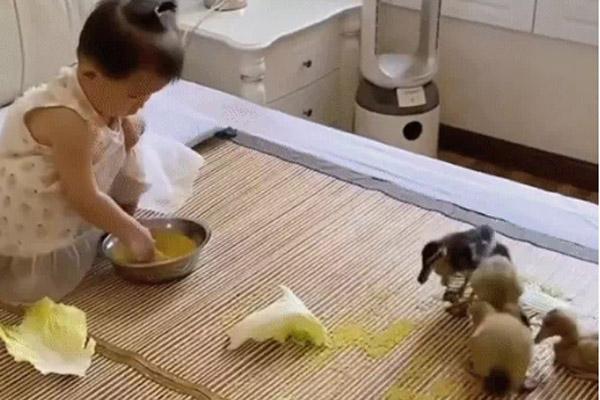 Các ông bô biến thành nạn nhân vì trót ngủ khi nhóc tì còn thức-10