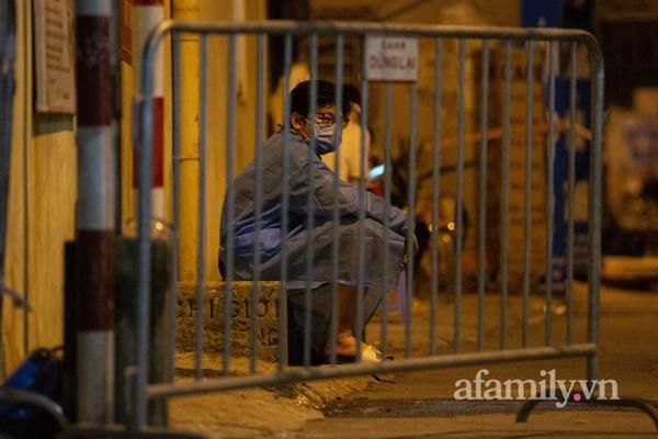 Bắt đầu di dân ra khỏi ổ dịch nóng nhất Hà Nội-10