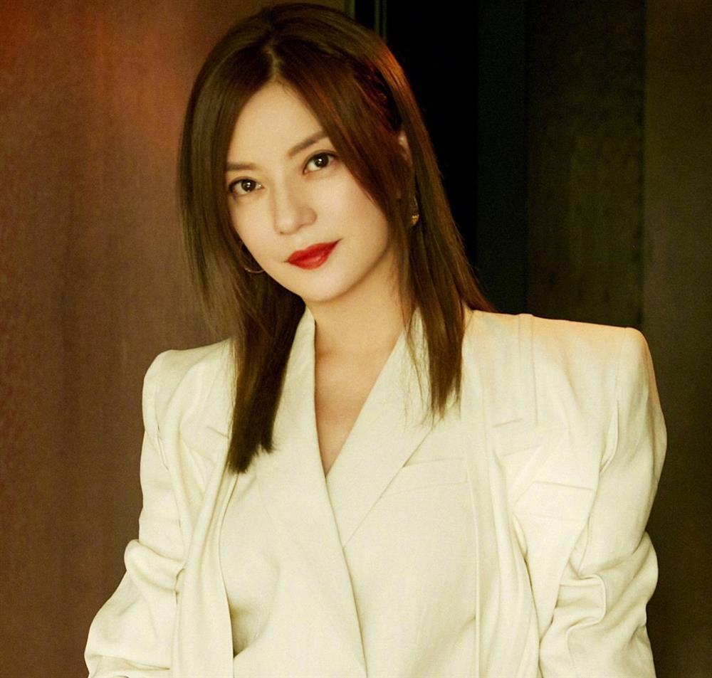 Chồng tỷ phú ở đâu trong lúc Triệu Vy điêu đứng?-2