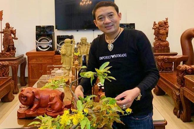 Danh hài 3 đời vợ, cát-xê 100 triệu, sở hữu xế sang Rồng Nhả Tiền-3