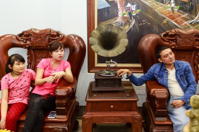 Danh hài 3 đời vợ, cát-xê 100 triệu, sở hữu xế sang Rồng Nhả Tiền-6