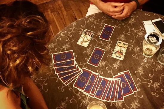 Bói bài Tarot thứ 6 ngày 3/9/2021: Đầu tư là trúng lời