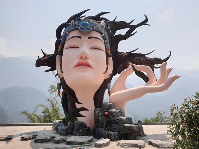 Không đỡ nổi với loạt kiệt tác khó hiểu ở khu du lịch Việt Nam-3